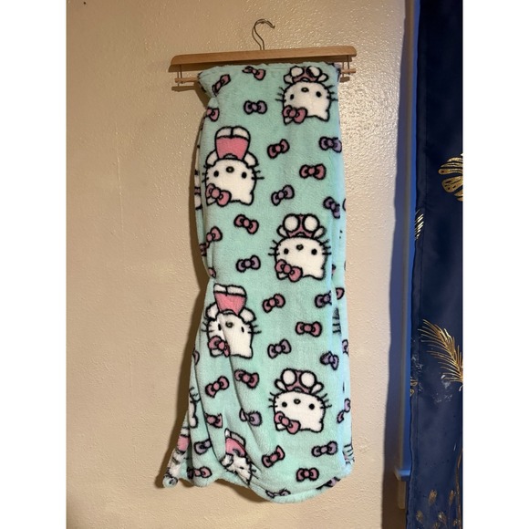 Hello Kitty Other - Hello Kitty Ultra Soft Turquoise Teal Throw 50" x 70"